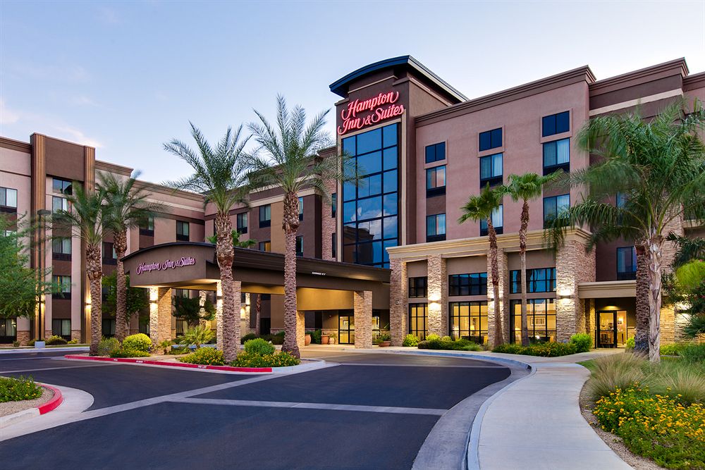 Hampton Inn & Suites Phoenix Glendale-Westgate image 1